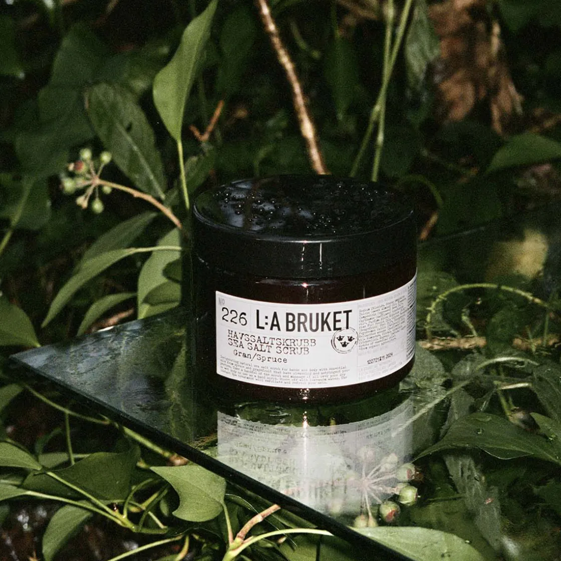 L:a Bruket 226 Sea Salt Scrub Spruce 420gr Clearance