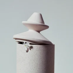 Olfactif Aries Waxed Wood Scented Candle 240gr New