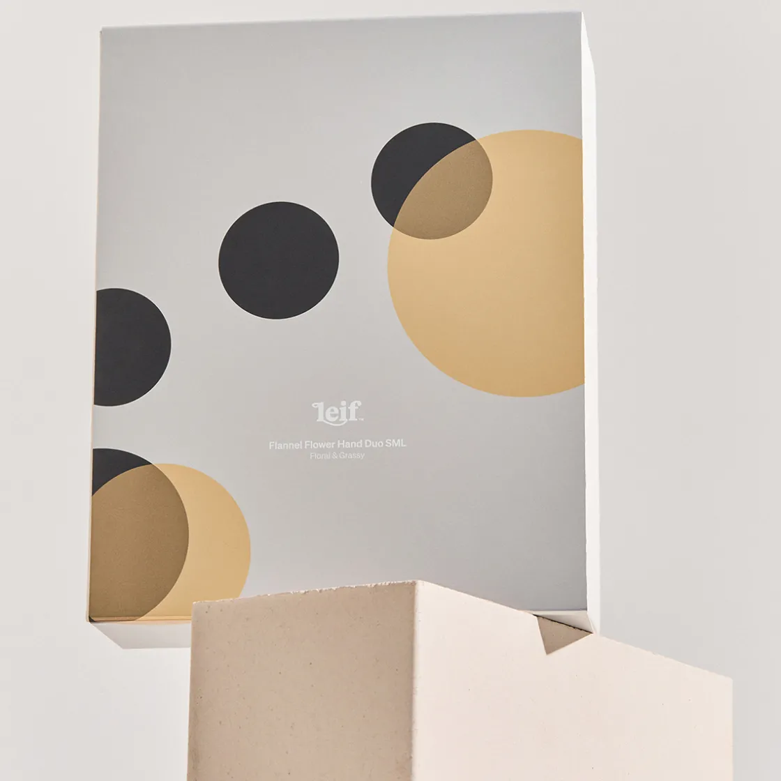 Leif Flannel Flower Hand Duo Small Limited